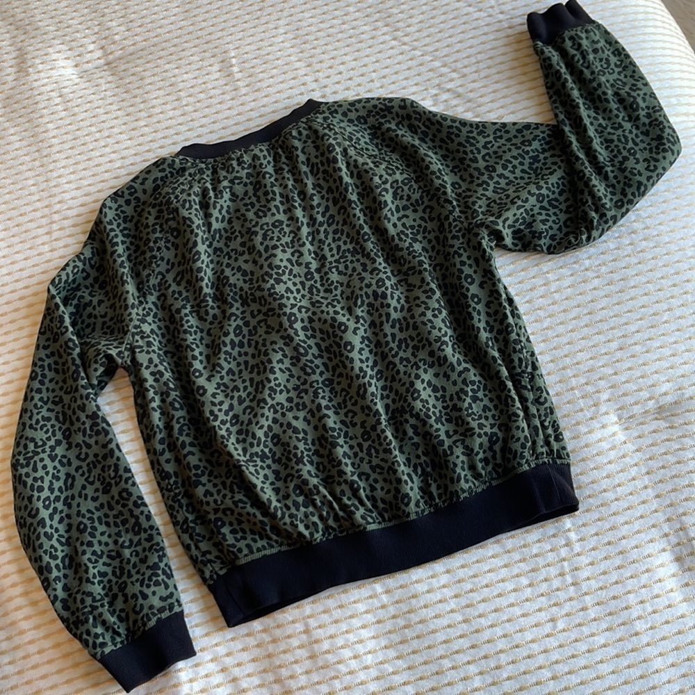 BEACHLUNCHLOUNGE - Size MEDIUM- Dasha leopard animal print bomber jacket - Picture 5 of 12